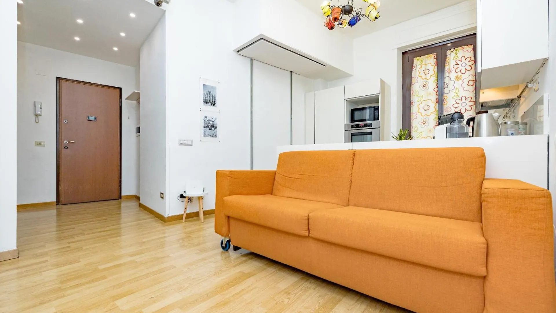 Minimal Apartment Near Bocconi University Mailand Italien
