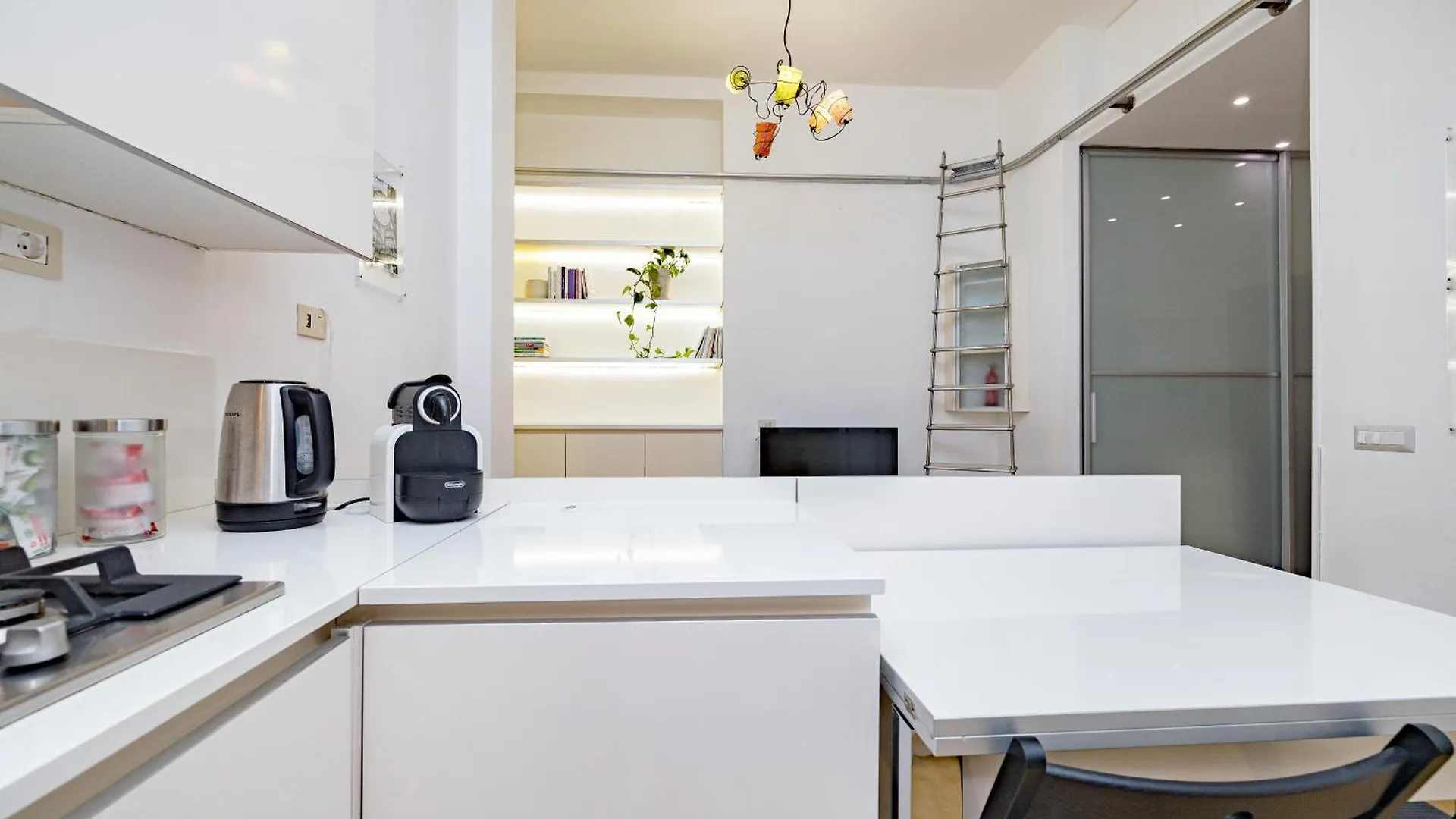 Minimal Apartment Near Bocconi University Mailand Italien